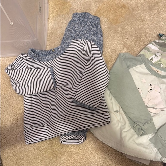 Assorted Baby Clothing Set - Picture 7 of 7